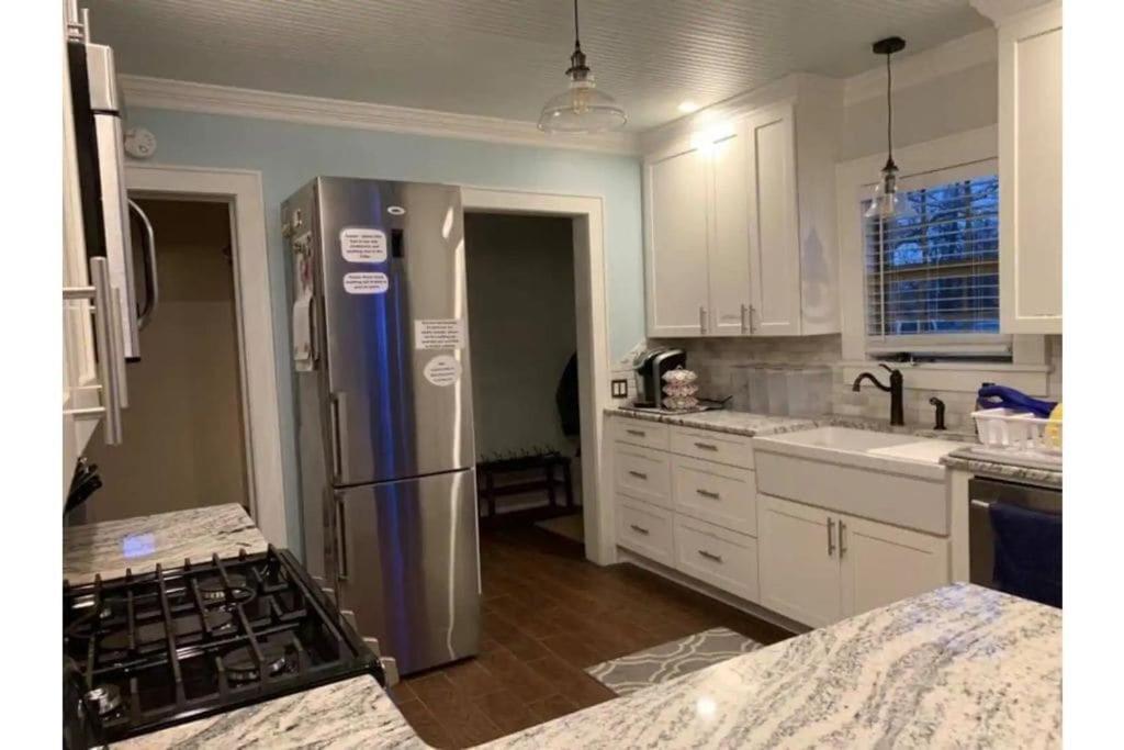 CaroleBelle Cottage-sleeps 8+hot tub/grills/firepit Lawton Eksteriør bilde