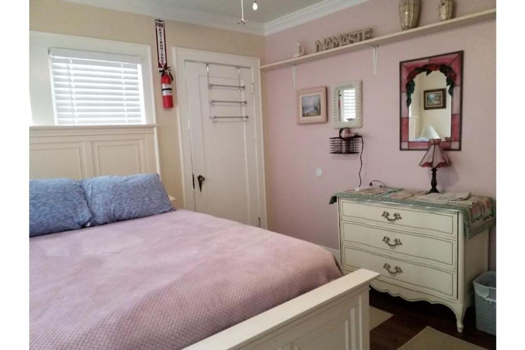 CaroleBelle Cottage-sleeps 8+hot tub/grills/firepit Lawton Eksteriør bilde